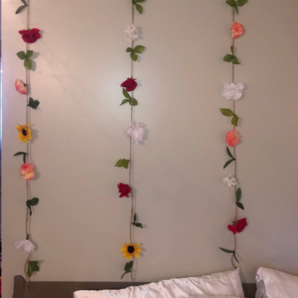 🌹Flower wall strings🌹 - Picture 2 of 2